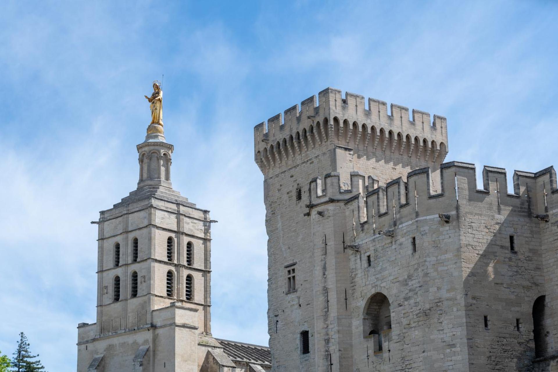 Bien D'Exception En Face Du Palais Des Papes Daire Avinyon Dış mekan fotoğraf