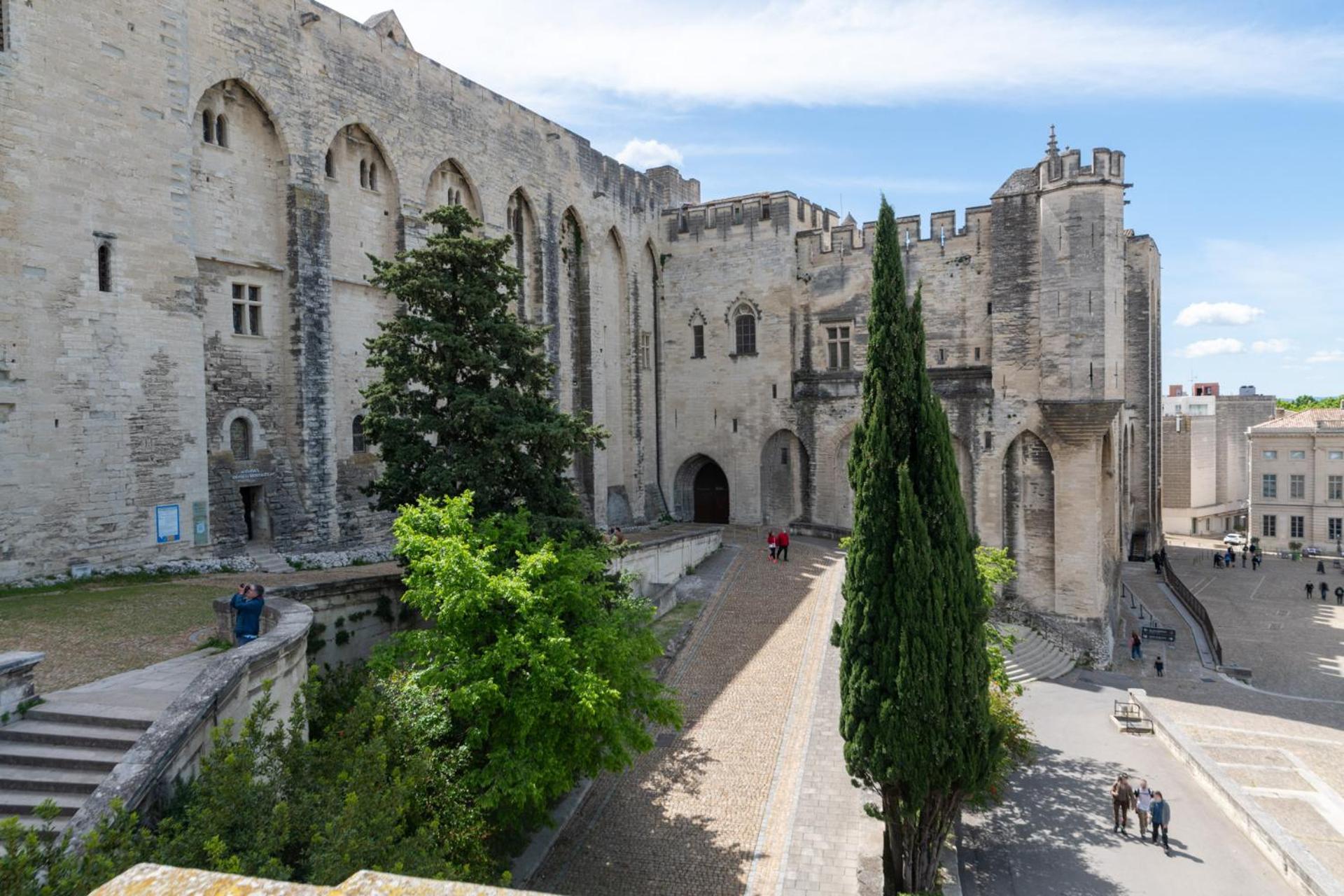 Bien D'Exception En Face Du Palais Des Papes Daire Avinyon Dış mekan fotoğraf